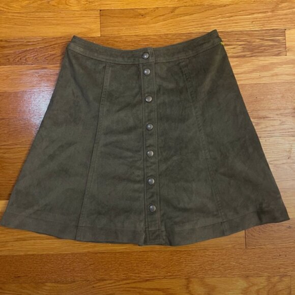 Abercrombie & Fitch Faux Suede Mini Skirt Olive/Army Green - Size 0 Button-Down - Picture 2 of 8
